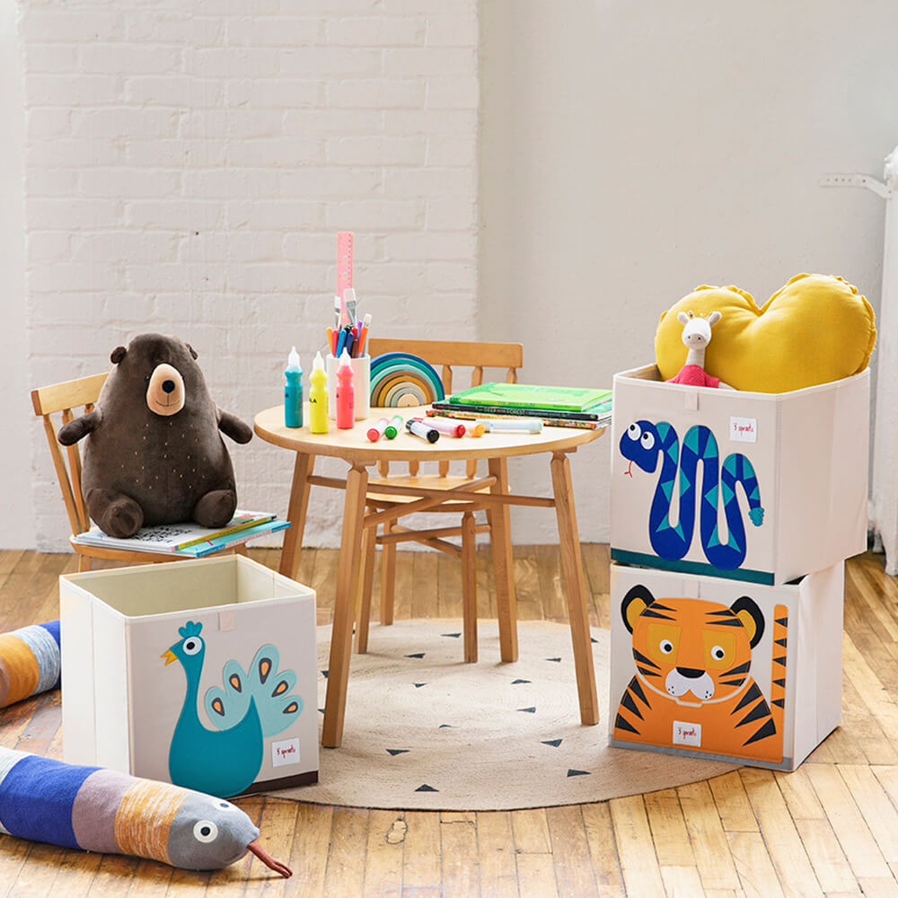 Chambre enfant avec un bac de rangement de la marque 3 Sprouts Paon