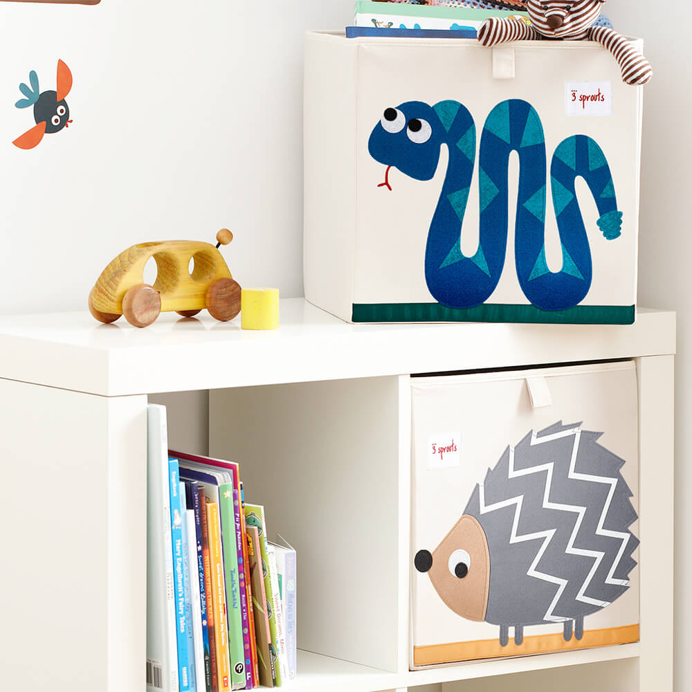 Chambre enfant avec un bac de rangement de la marque 3 Sprouts Serpent