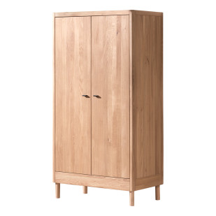 Armoire enfant en chêne massif Forrest, couleur bois foncé, style classique, portes battantes, esapce penderie, marque Jaxx, disponible chez le Jurassien.