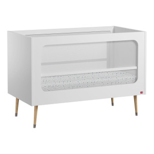 Lit bébé blanc 60x120 Bosque Vox avec filet transparent, style rétro, matériaux MDF et bois massif - disponible chez Jurassien