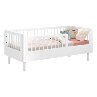 Lit de transition pour tout-petit 2-5 ans blanc 70x140 en bois massif Forrest, sécurité et style, disponible chez le Jurassien, marque Jaxx