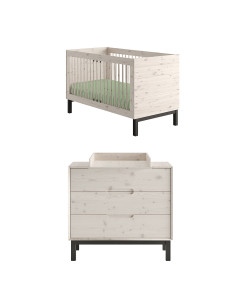 Ensemble lit bébé et commode à langer en pin massif de la gamme Country de Pinio afin d'aménager une superbe chambre bébé.