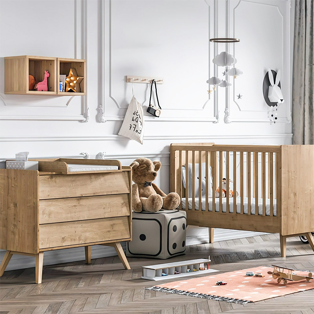 Chambre bébé complète en bois : lit évolutif, commode à langer