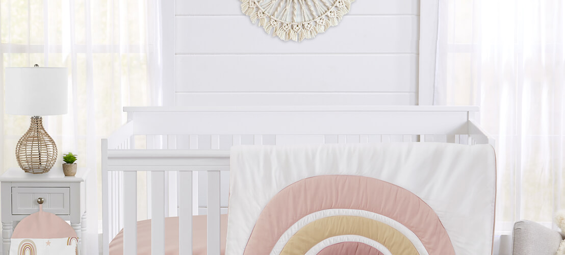 Chambre bébé avec une déco sur le thème Boho